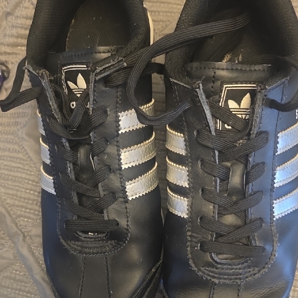 Adidas Samoa Black with Silver Stripes Men's Size 7 - Picture 2 of 6